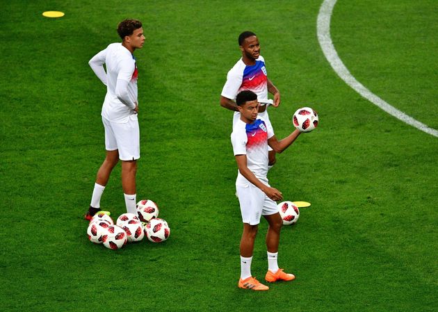 Southgate từng rất sáng tạo khi sử dụng Jesse Lingard và Dele Alli như hai số 10.