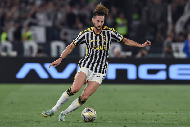 Rabiot chính thức chia tay Juventus.