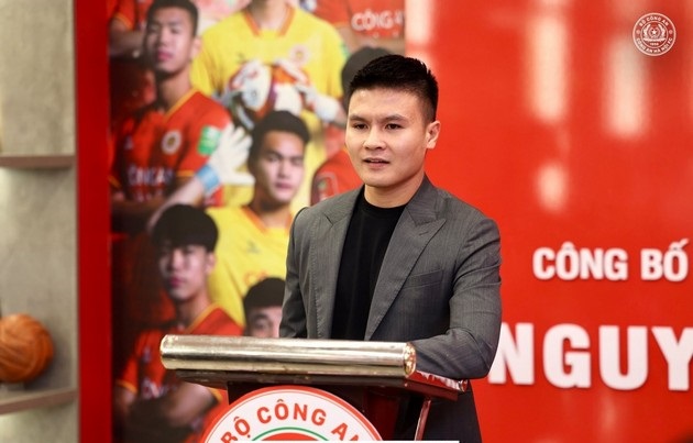 Nguyễn Quang Hải ký hợp đồng mới cùng CAHN.