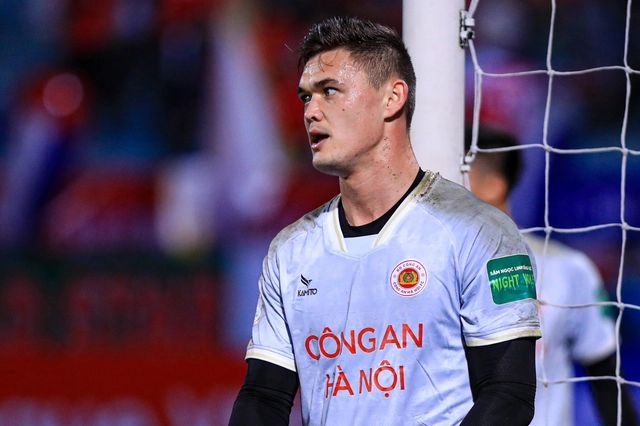 Patrik Lê Giang được bầu chọn là thủ môn xuất sắc V-League ở mùa giải vừa qua. Ảnh: Soha