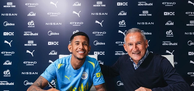 Manchester City công bố tân binh Savio.