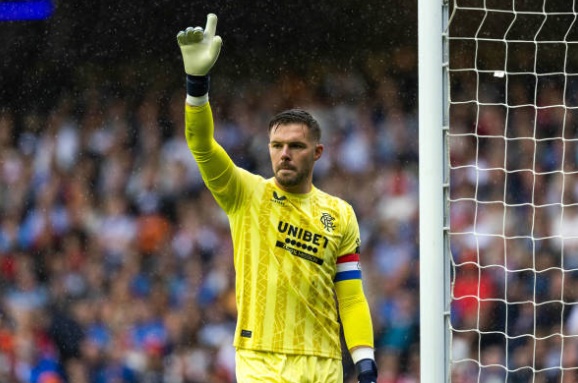 Butland có 1 ngày làm việc vất vả.