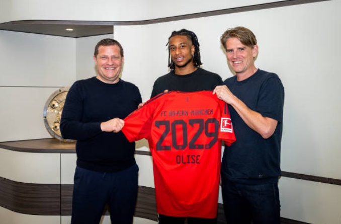 Tiền vệ phải: Michael Olise. 53 triệu euro là con số mà Bayern bỏ ra để giành chiến thắng trong cuộc đua sở hữu ngôi sao Crystal Palace.