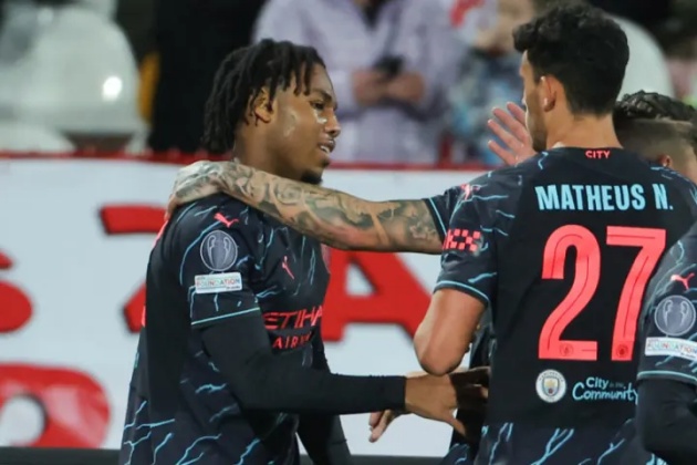 Hamilton (ngoài cùng bên trái) là tài năng sáng giá của Man City.