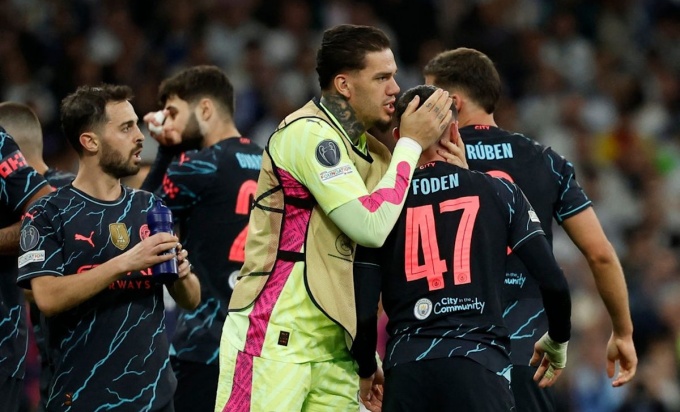 Ederson khả năng ở lại.