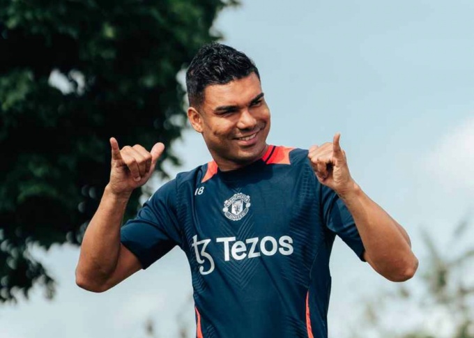 Tương tự, Casemiro sẽ bị bán đứt để Man Utd dọn đường đón một tiền vệ mới. Manuel Ugarte đã đạt được thỏa thuận cá nhân với Quỷ đỏ.