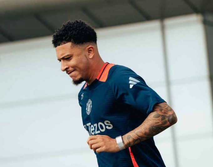 Cá nhân Jadon Sancho đang nỗ lực tập luyện. Nhiều nguồn tin khẳng định ban lãnh đạo Man Utd đã tính đến chuyện giữ Sancho ở lại.