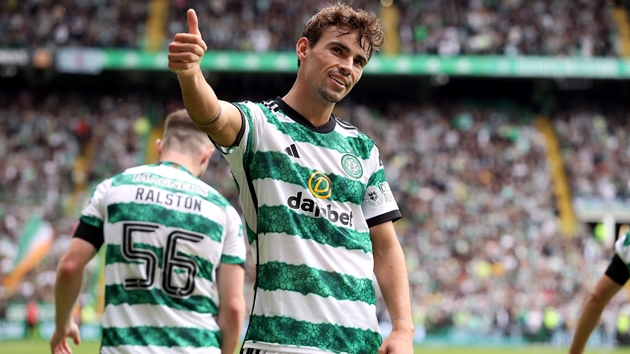 Matt O'Riley gây ấn tượng trong màu áo Celtic.