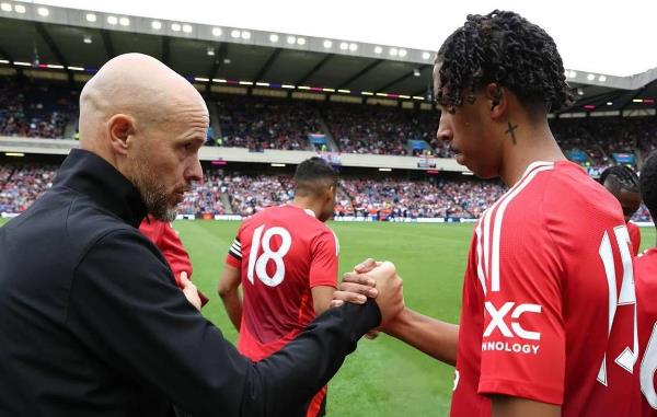 Ten Hag đã đúng khi quyết định chiêu mộ Yoro - một Varane mới.