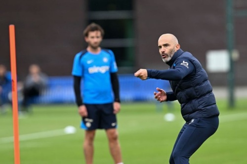 Chelsea nâng cấp đội hình.