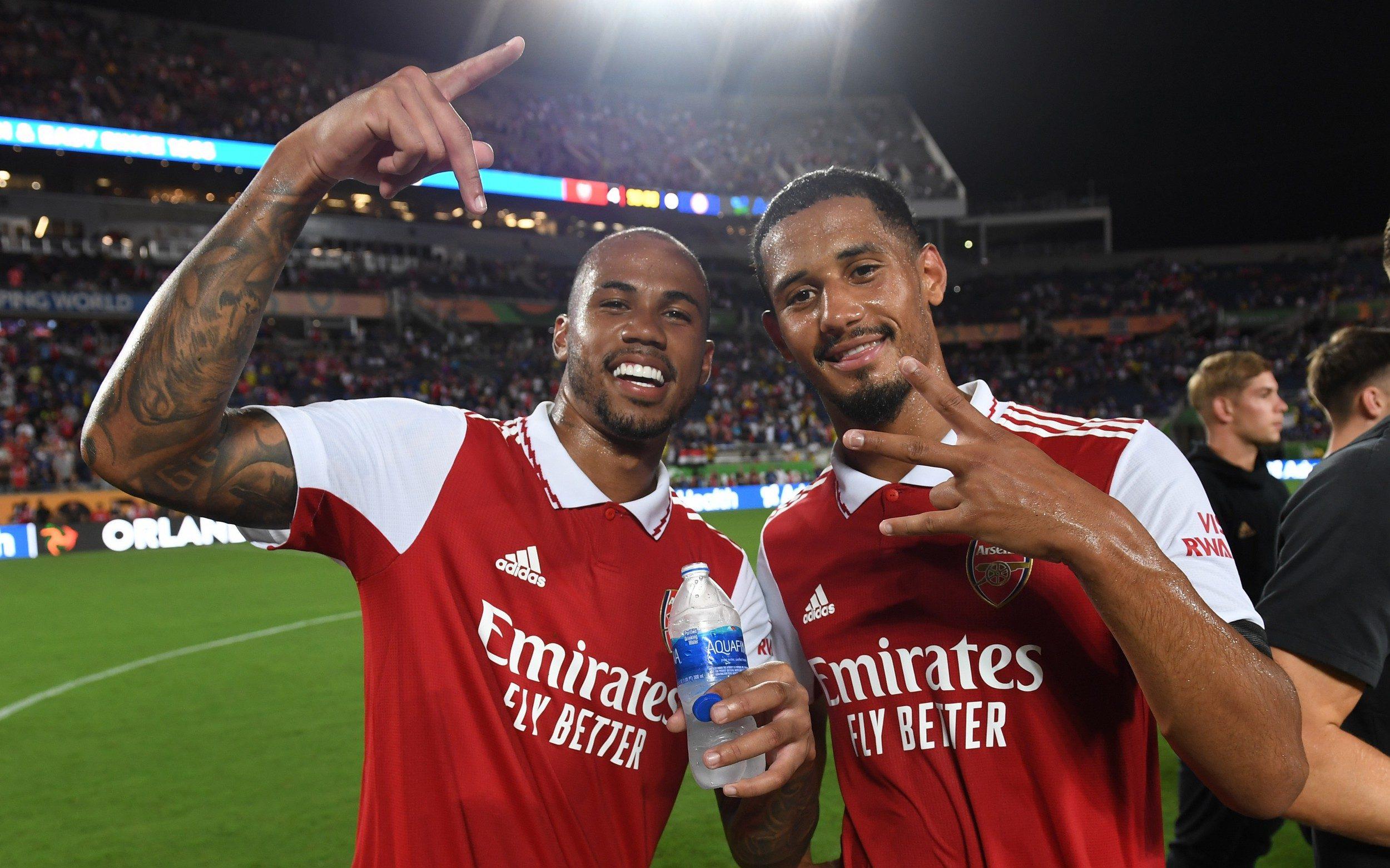Arsenal đã có sẵn cặp trung vệ tuyệt vời.