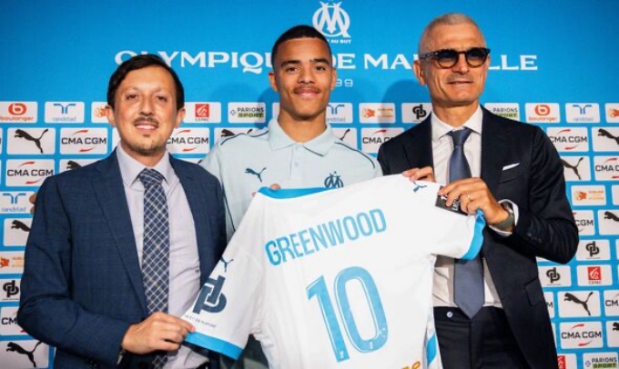 Mason Greenwood buộc phải rời MU.