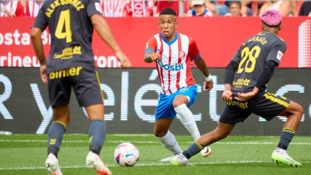 Không dễ để Savio chơi bóng thoải mái tại Man City giống như ở Girona.