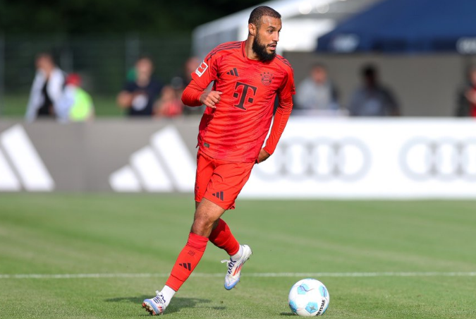 Mazraoui đạt thỏa thuận miệng với West Ham.