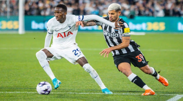 Bruno Guimaraes trở thành mục tiêu được Man City nhắm đến.