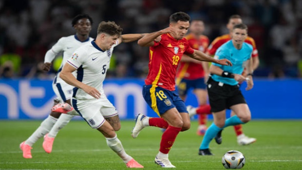 Zubimendi làm tròn trách nhiệm khi thế chỗ Rodri ở chung kết EURO 2024.