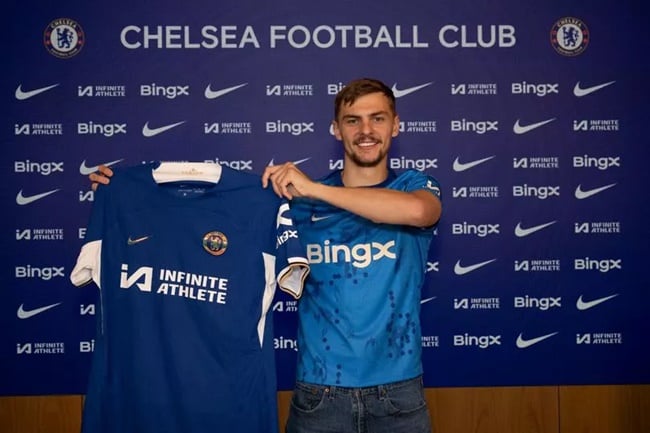 Tân binh chưa thể đá trận ra mắt cho Chelsea.