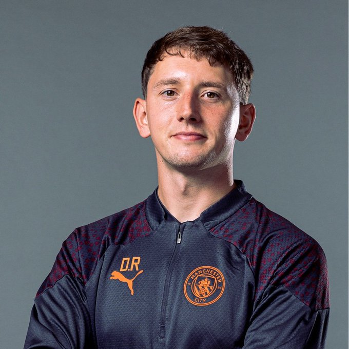 Rogerson chuẩn bị đến Arsenal làm việc.
