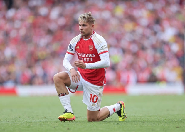 Arsenal đồng ý bán Emile Smith Rowe cho Fulham.