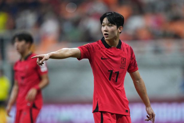 Min-Hyuk gia nhập Tottenham.