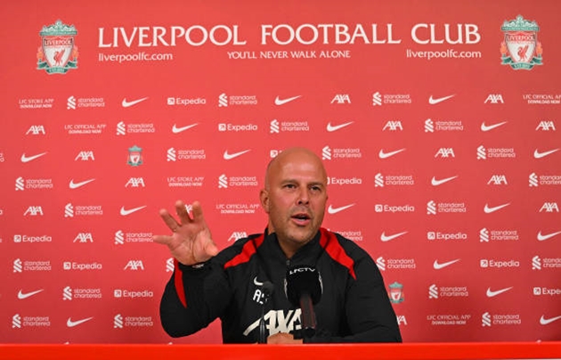 Arne Slot hài lòng với đội hình hiện tại của Liverpool.