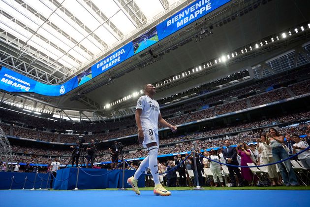 Thương vụ bom tấn Kylian Mbappe đặt ra không ít thách thức cho HLV Carlo Ancelotti và BLĐ Real Madrid.