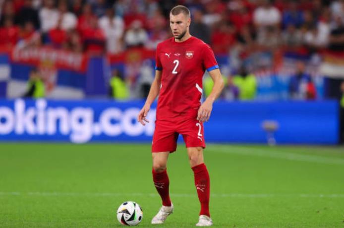 Strahinja Pavlovic ở rất gần AC Milan.