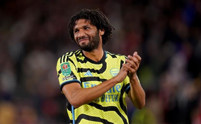 Mohamed Elneny gia nhập Arsenal từ năm 2016. Sau mùa 2023/24, anh không được ký gia hạn và giờ là cầu thủ tự do.