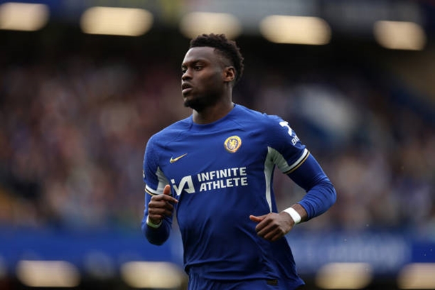 Chelsea có thể cân nhắc bán Benoit Badiashile.