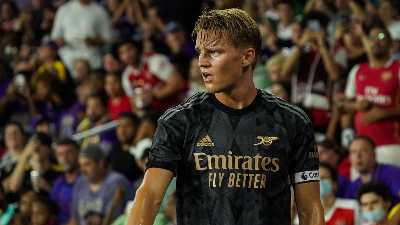 Odegaard có cái chân trái rất ngoan.