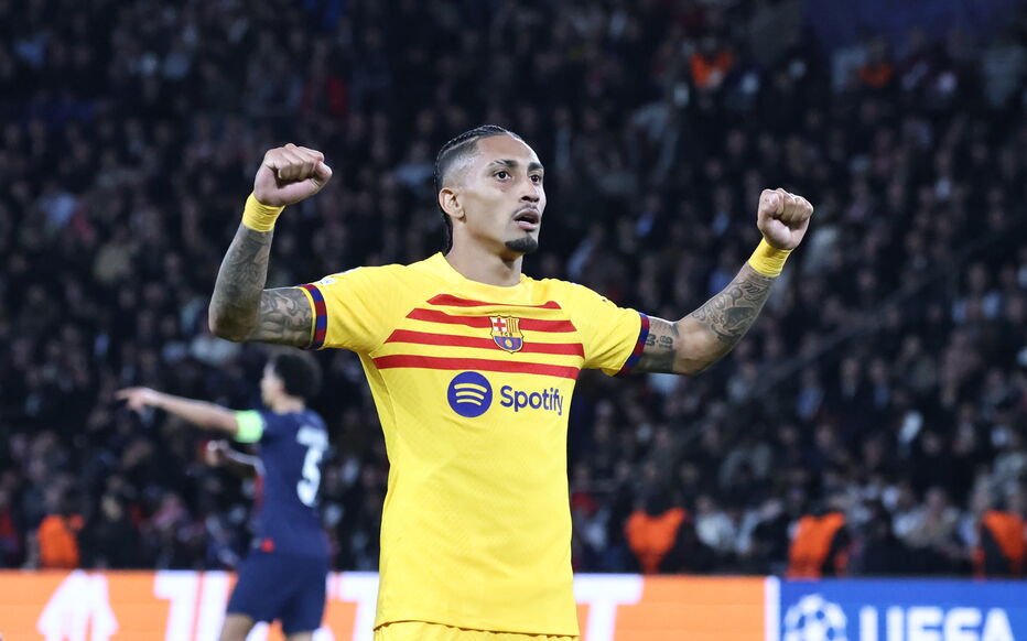 Raphinha từng được Barca hứa hẹn rất nhiều.