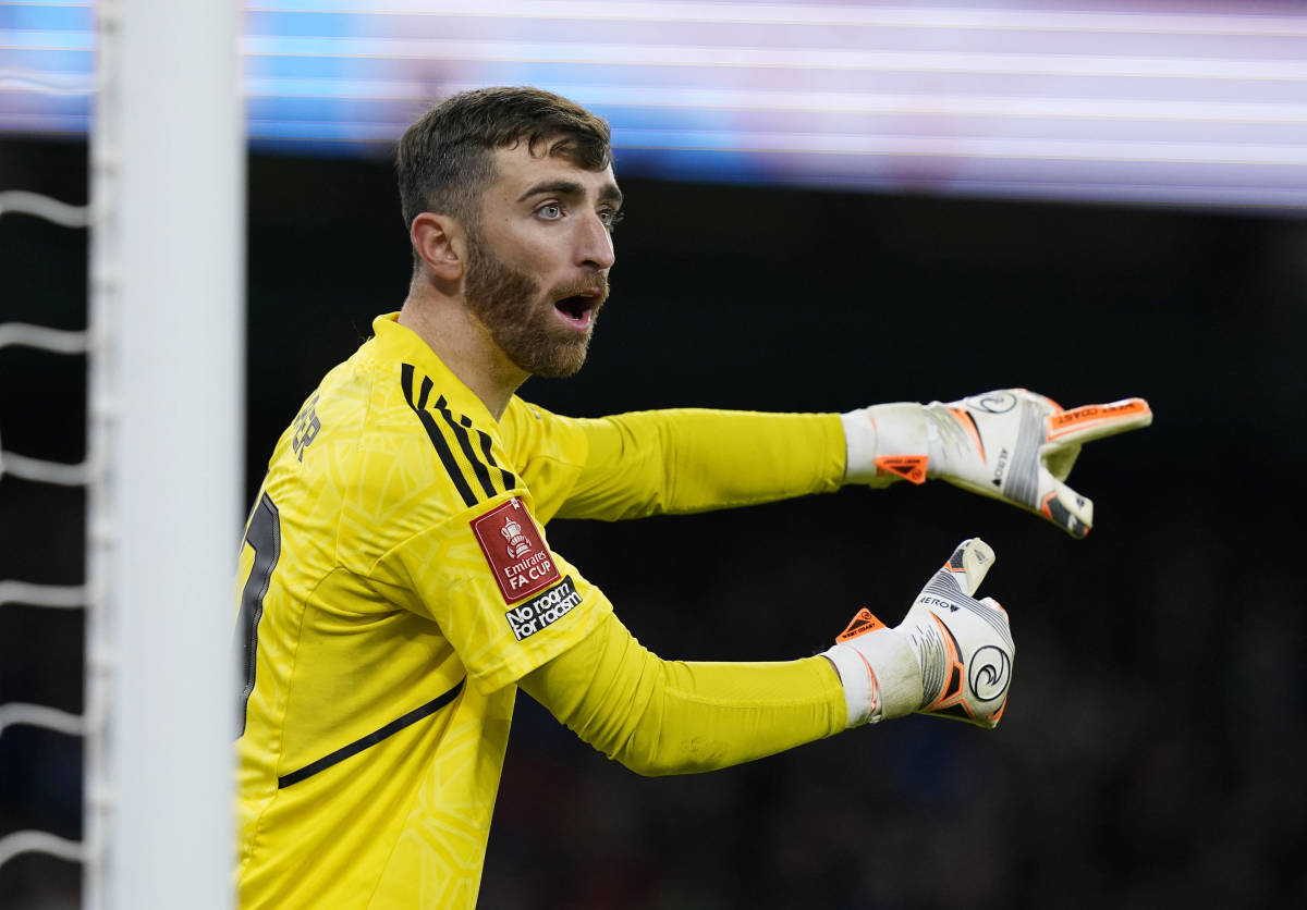 Sự nghiệp Turner tiếp tục trắc trở dù rời Arsenal