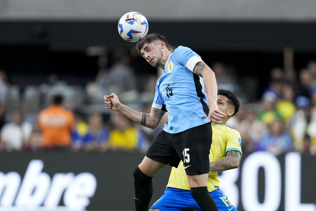 'Máy cày' Valverde.