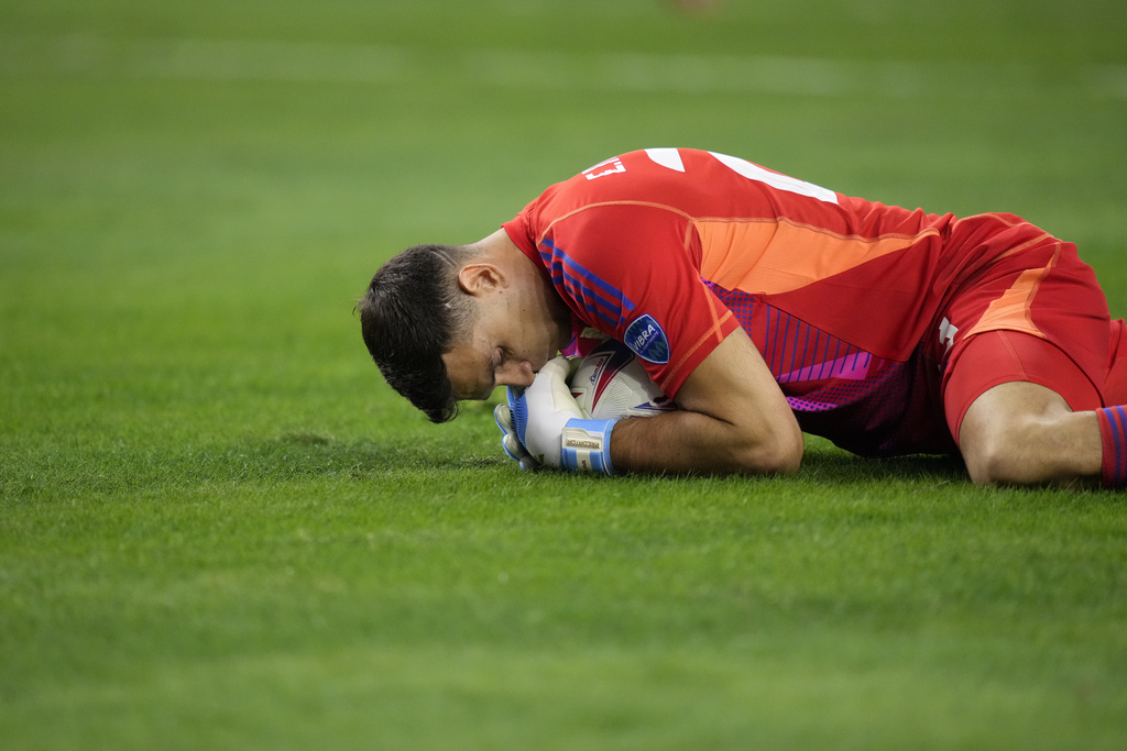 Martinez lại tỏa sáng.