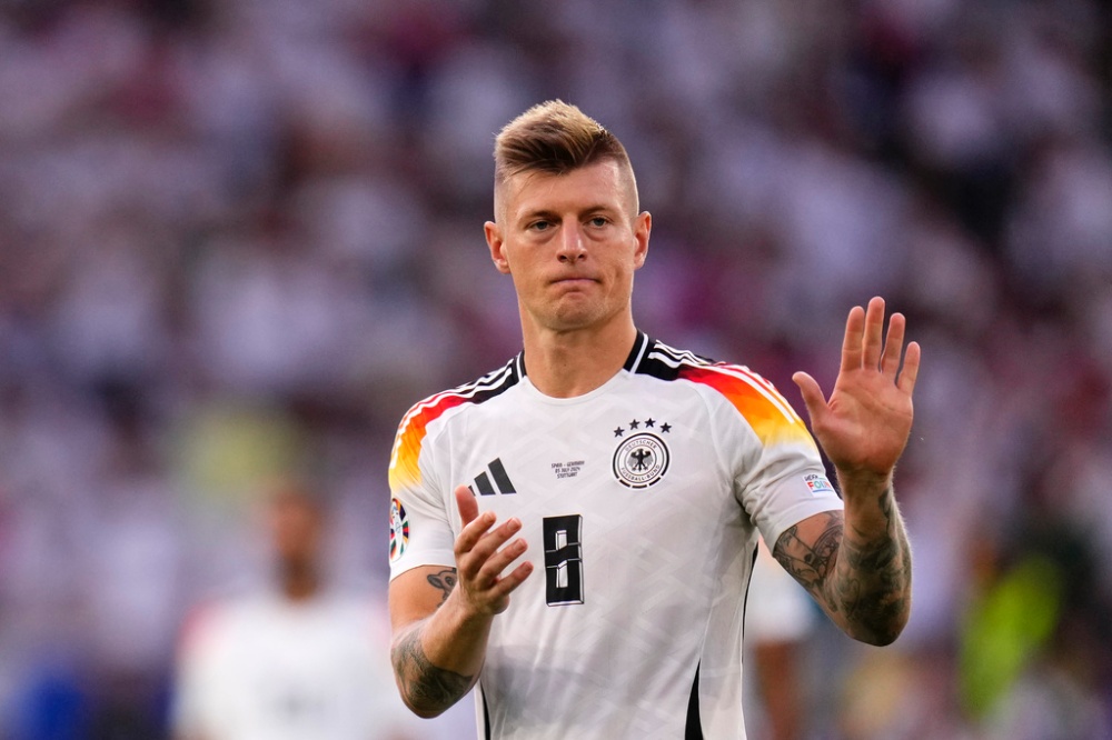 Toni Kroos cũng treo giò sau khi EURO 2024 khép lại. Tiền vệ này để lại tiếc nuối bởi anh vẫn còn khả năng chơi bóng ở đẳng cấp rất cao.