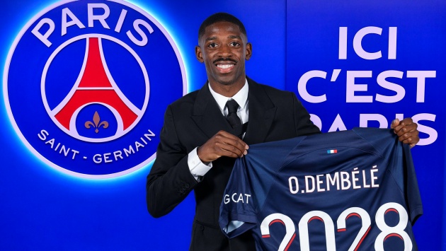 Dembele trong buổi lễ ra mắt PSG năm ngoái.