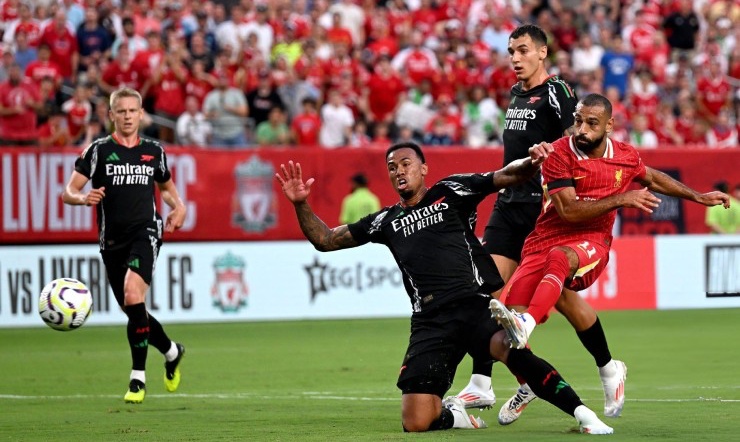 Liverpool khởi đầu tốt hơn và có bàn mở tỷ số.