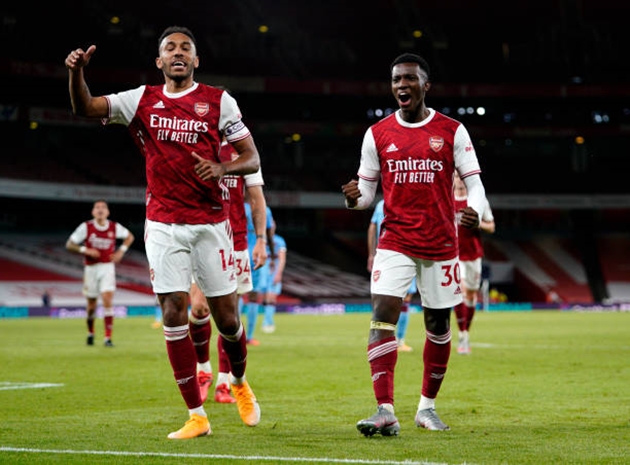 Pierre-Emerick Aubameyang thúc giục Eddie Nketiah tới Olympique Marseille.