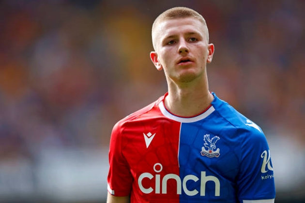 Adam Wharton lọt vào tầm ngắm của Liverpool.