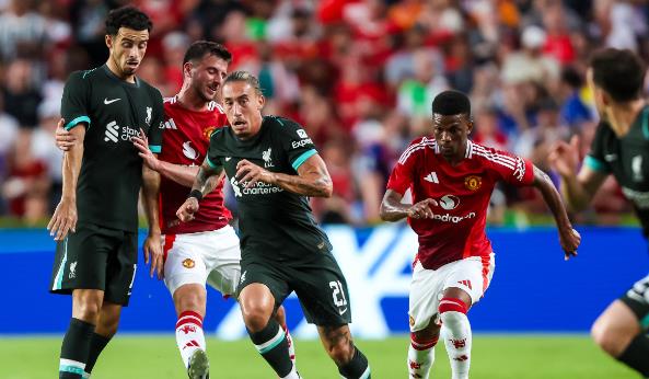 Liverpool vừa hủy diệt Man United.