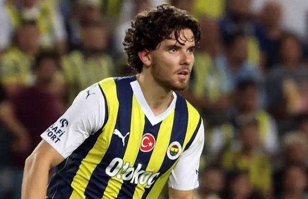 Kadioglu được cả M.U và Arsenal quan tâm.