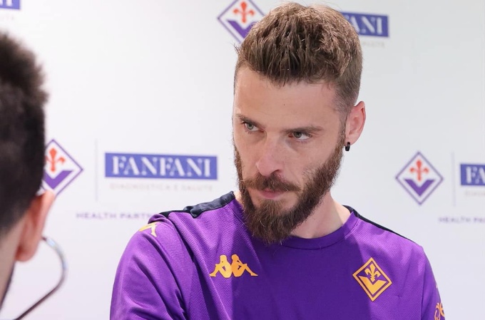 Hợp đồng của De Gea có thời hạn một năm cộng với tùy chọn gia hạn cho mùa giải tiếp theo. Mức lương ròng khoảng 3 triệu euro mỗi mùa.
