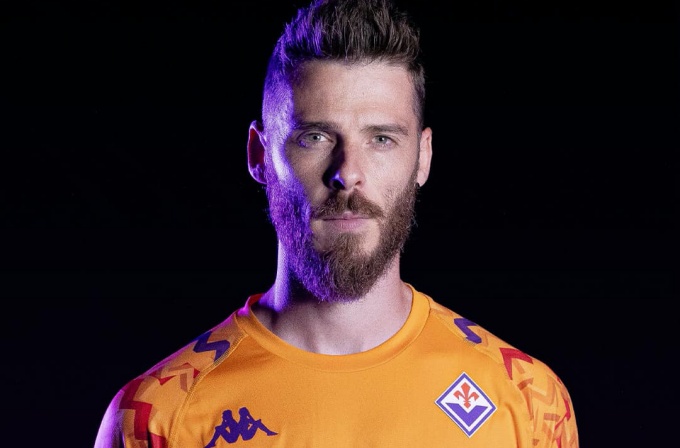 Khả năng phản xạ của De Gea là không phải bàn. Dù vậy, anh được cho là lỗi thời bởi kỹ năng dùng chân không tốt.