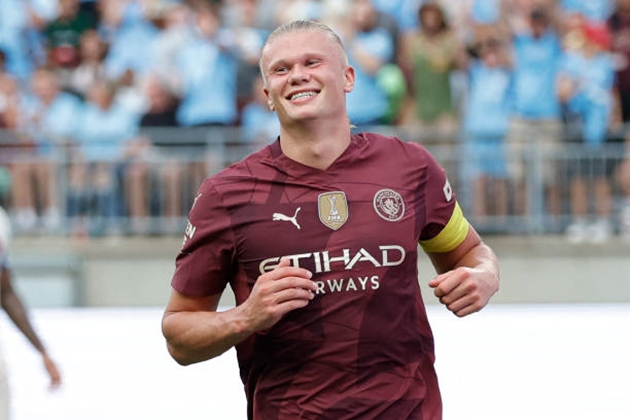 Erling Haaland là đầu tàu trên hàng công Manchester City.
