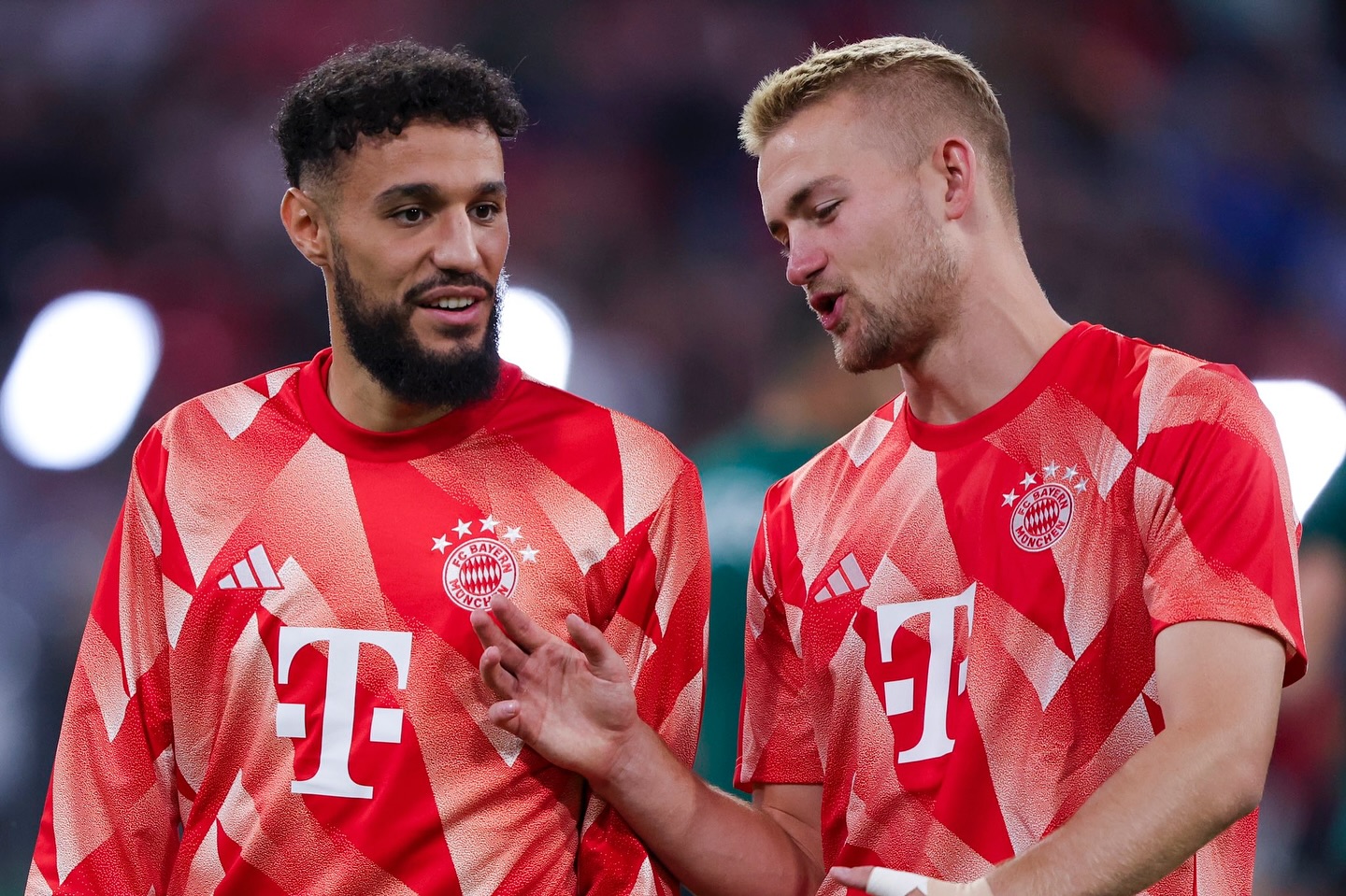 Man Utd đã thỏa thuận xong cặp đôi De Ligt, Mazraoui.