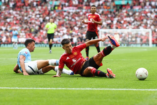 Manchester United thua Manchester City ở Siêu cúp Anh.