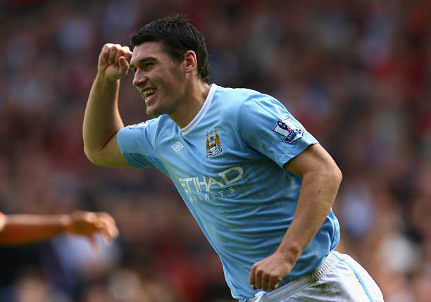 Barry khoác áo Man City từ năm 2009-2014.