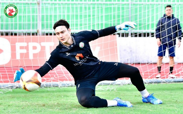 Đặng Văn Lâm gia nhập đội bóng Hạng Nhất với chế độ đãi ngộ mơ ước.