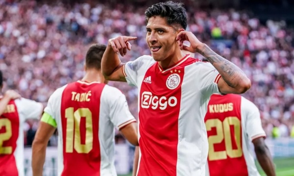 Alvarez từng khoác áo Ajax.