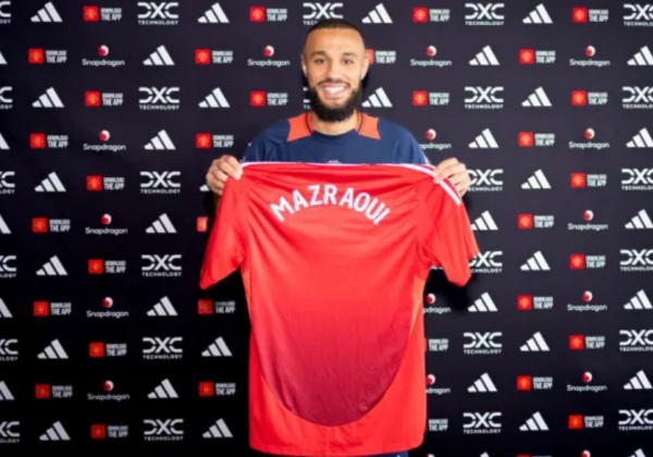 Mazraoui gia nhập Man United.